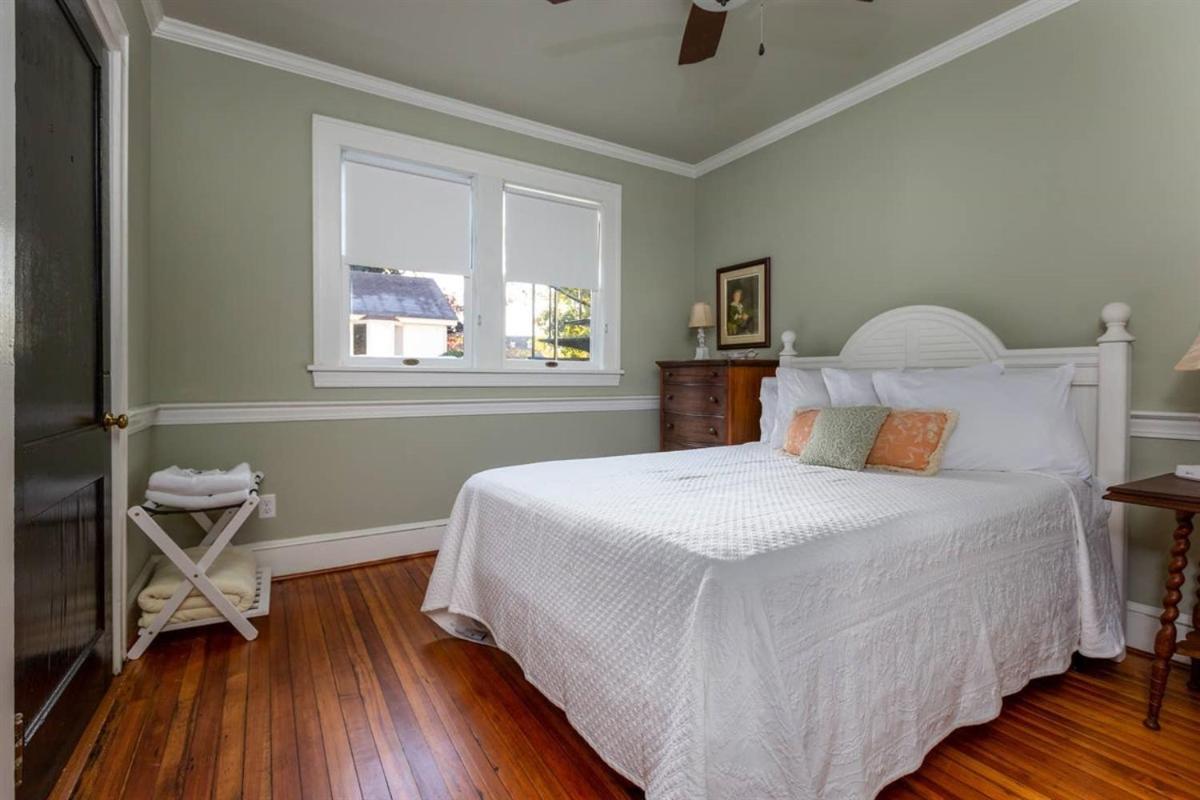 Renowned Historic Home Downtownacross From Park Winston-Salem Esterno foto